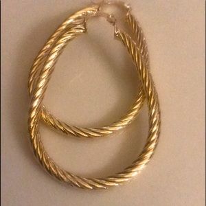 Medium Round shape 14k earrings the stamp is on it